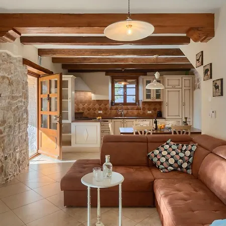 Rustic Banko With Grill In Tinjan Villa Rajki