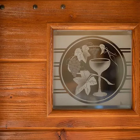 Rustic Banko With Grill In Tinjan Willa