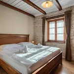 Villa Rustic Banko With Grill In Tinjan