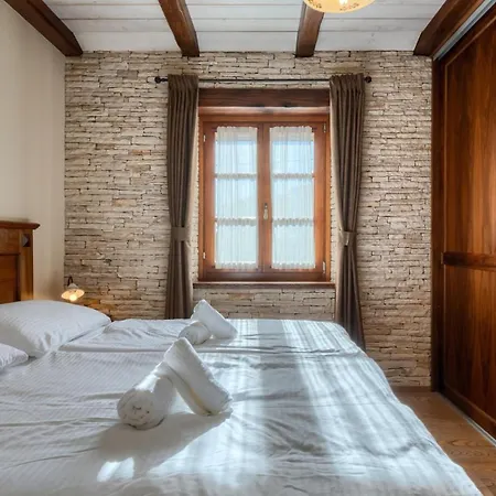 Rustic Banko With Grill In Tinjan Villa Rajki