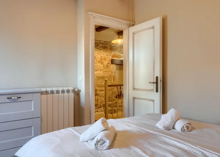 Rustic Banko With Grill In Tinjan * Rajki